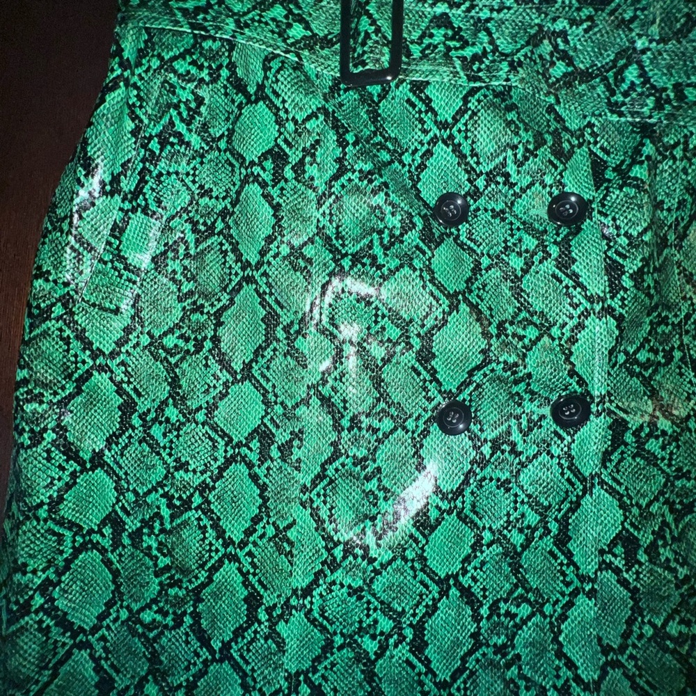 Fashion Nova Green Snake-Print Trench Coat - Women's Faux Leather Plus 1-2x - Picture 5 of 7